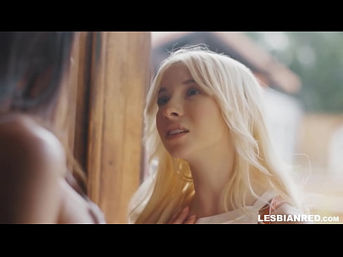 ❤️ D'Meedche kënnt e puer Méint méi spéit heem a schléisst op d'Stiefmamm hir Muschi iessen Just Porno bei eis lb.pornoreino-com.ru